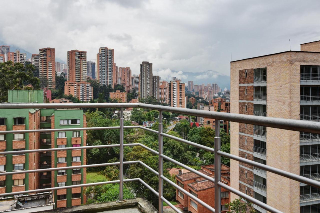 Cyan Suites Poblado By Mde Bnb Medellín Zewnętrze zdjęcie