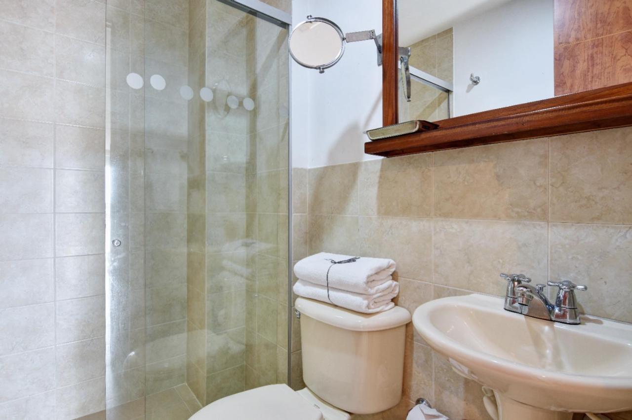 Cyan Suites Poblado By Mde Bnb Medellín Zewnętrze zdjęcie