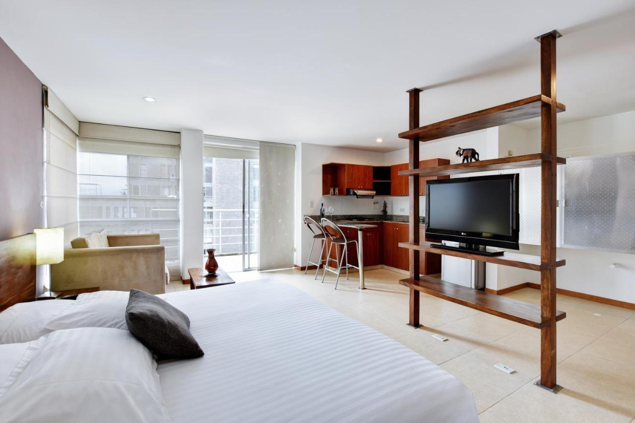 Cyan Suites Poblado By Mde Bnb Medellín Zewnętrze zdjęcie