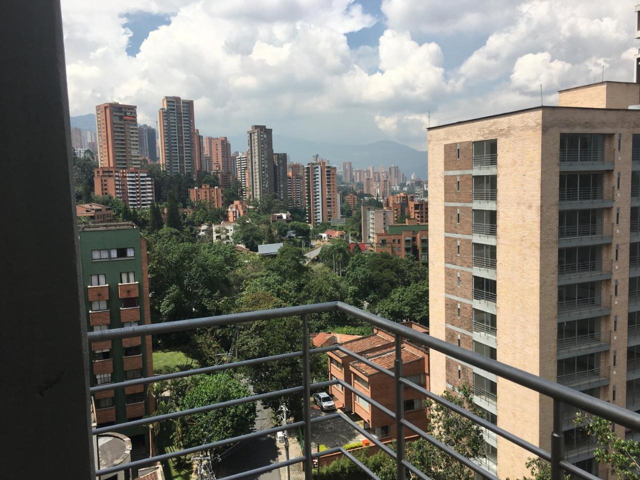 Cyan Suites Poblado By Mde Bnb Medellín Zewnętrze zdjęcie