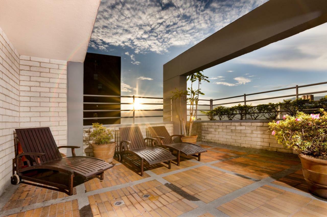Cyan Suites Poblado By Mde Bnb Medellín Zewnętrze zdjęcie