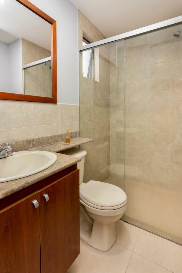 Cyan Suites Poblado By Mde Bnb Medellín Zewnętrze zdjęcie
