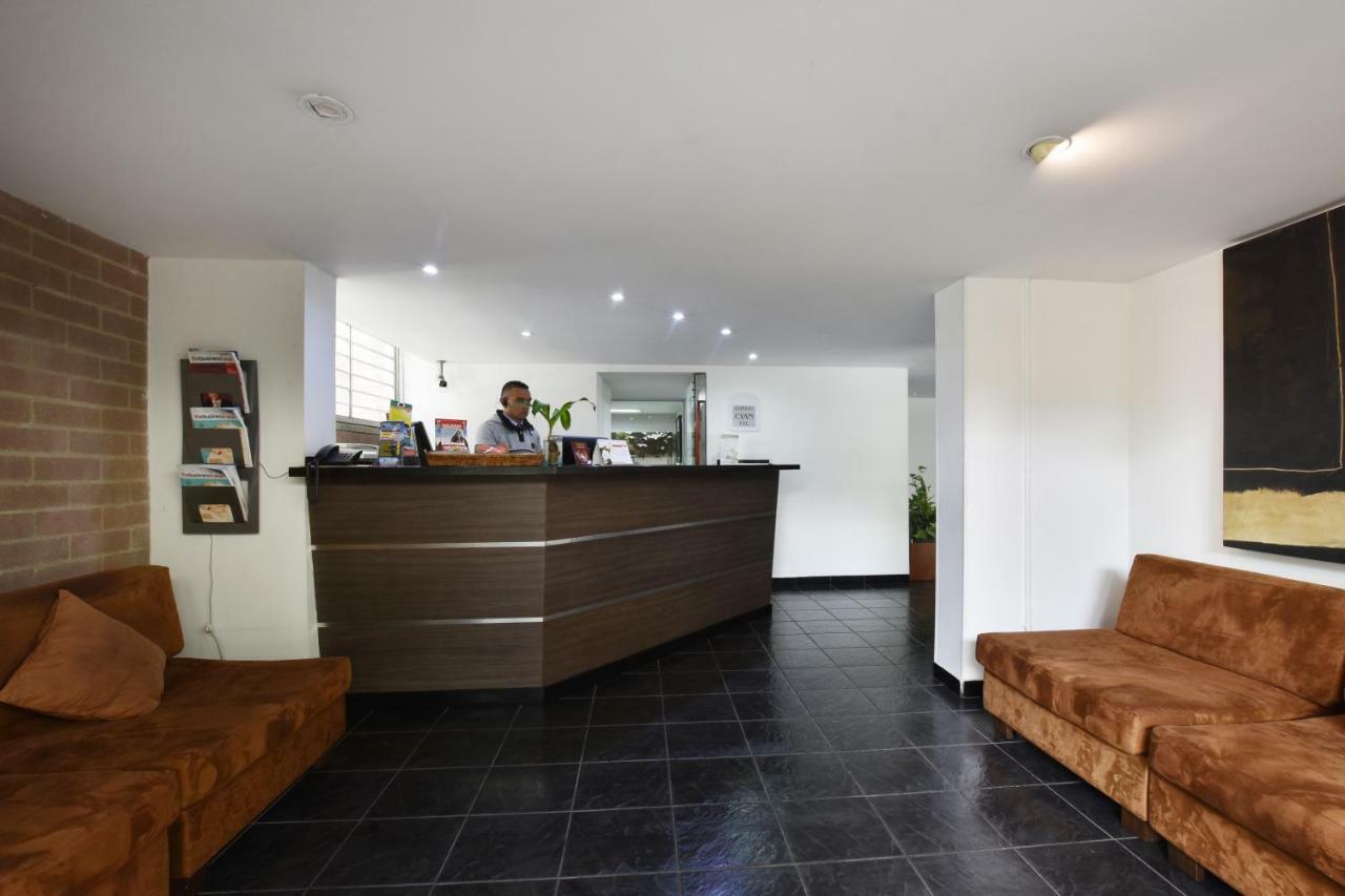 Cyan Suites Poblado By Mde Bnb Medellín Zewnętrze zdjęcie